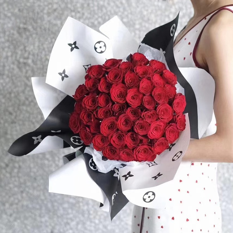 کاغذ کادو برند لویی