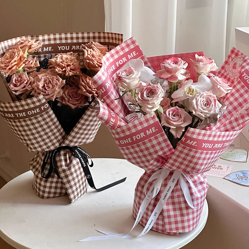 کاغذ بسته بندی گل پر طرح دار