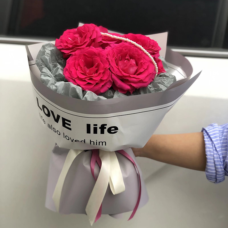 کاغذ بسته بندی گل با حروف صاف